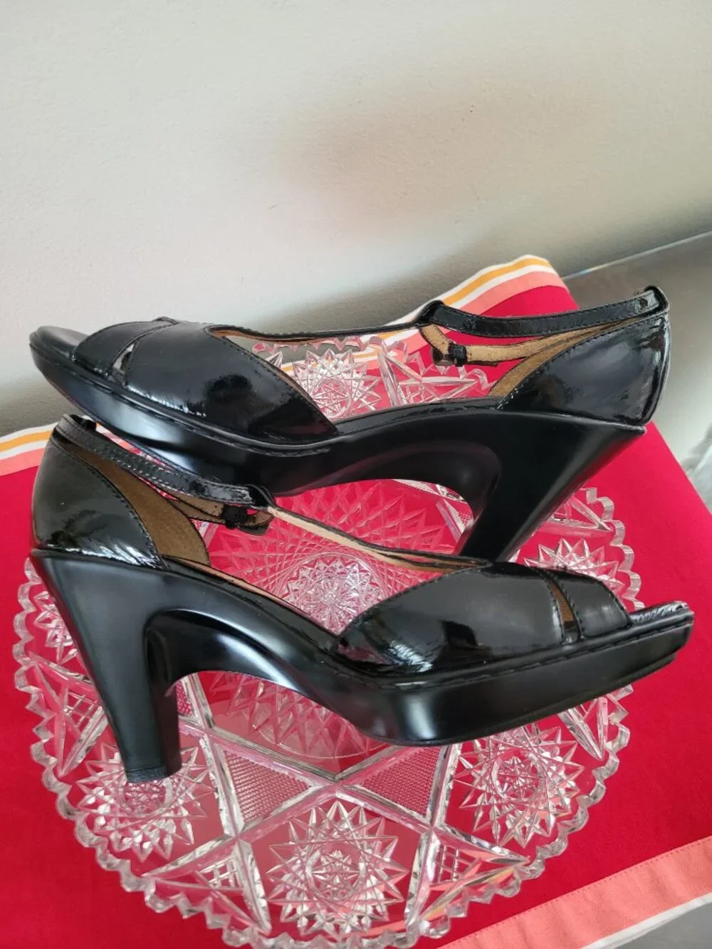 Sofft black patent leather T-strap shoes